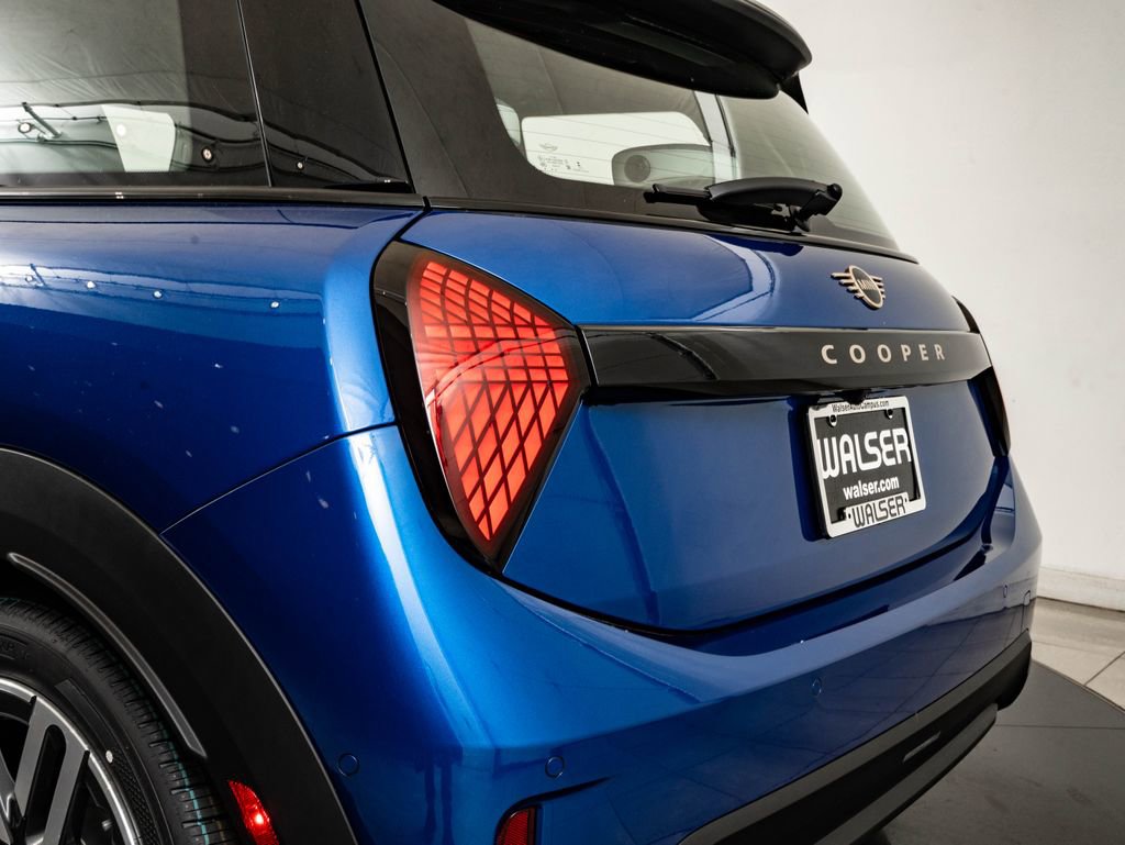 New 2026 MINI Cooper 2-Door Hardtop FWD image 18
