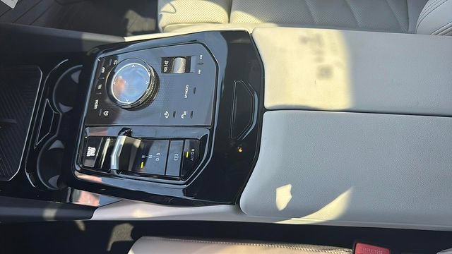 Certified 2025 BMW 530i xDrive AWD/4WD image 18