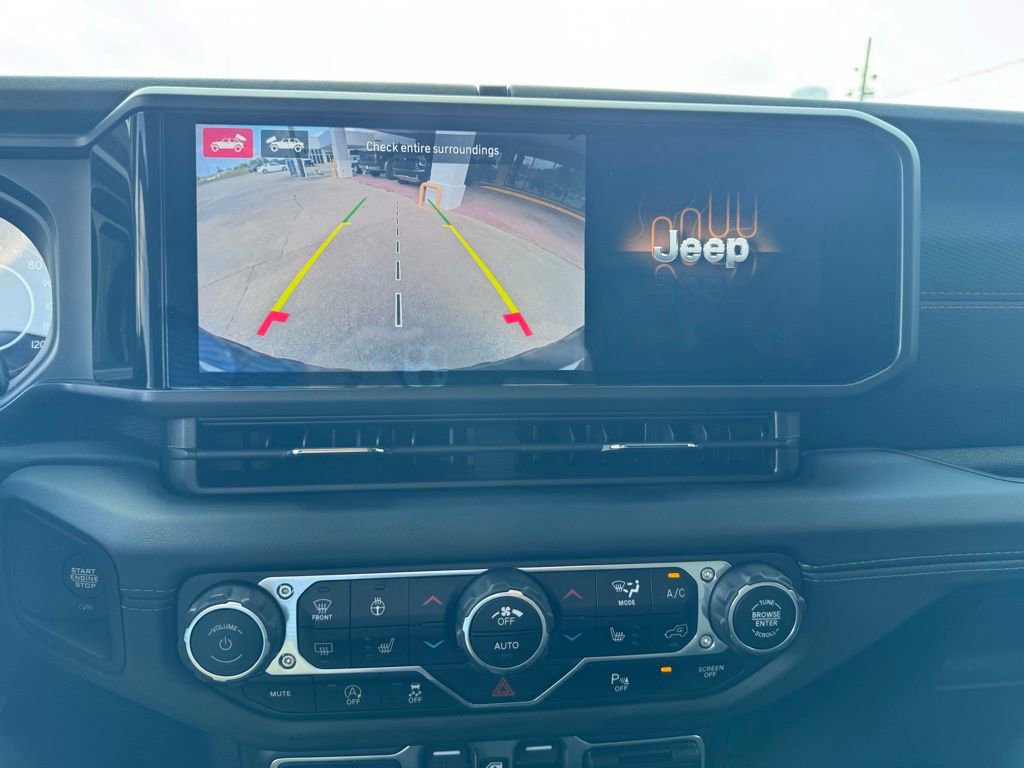 Used 2024 Jeep Wrangler Unlimited Rubicon AWD/4WD image 16