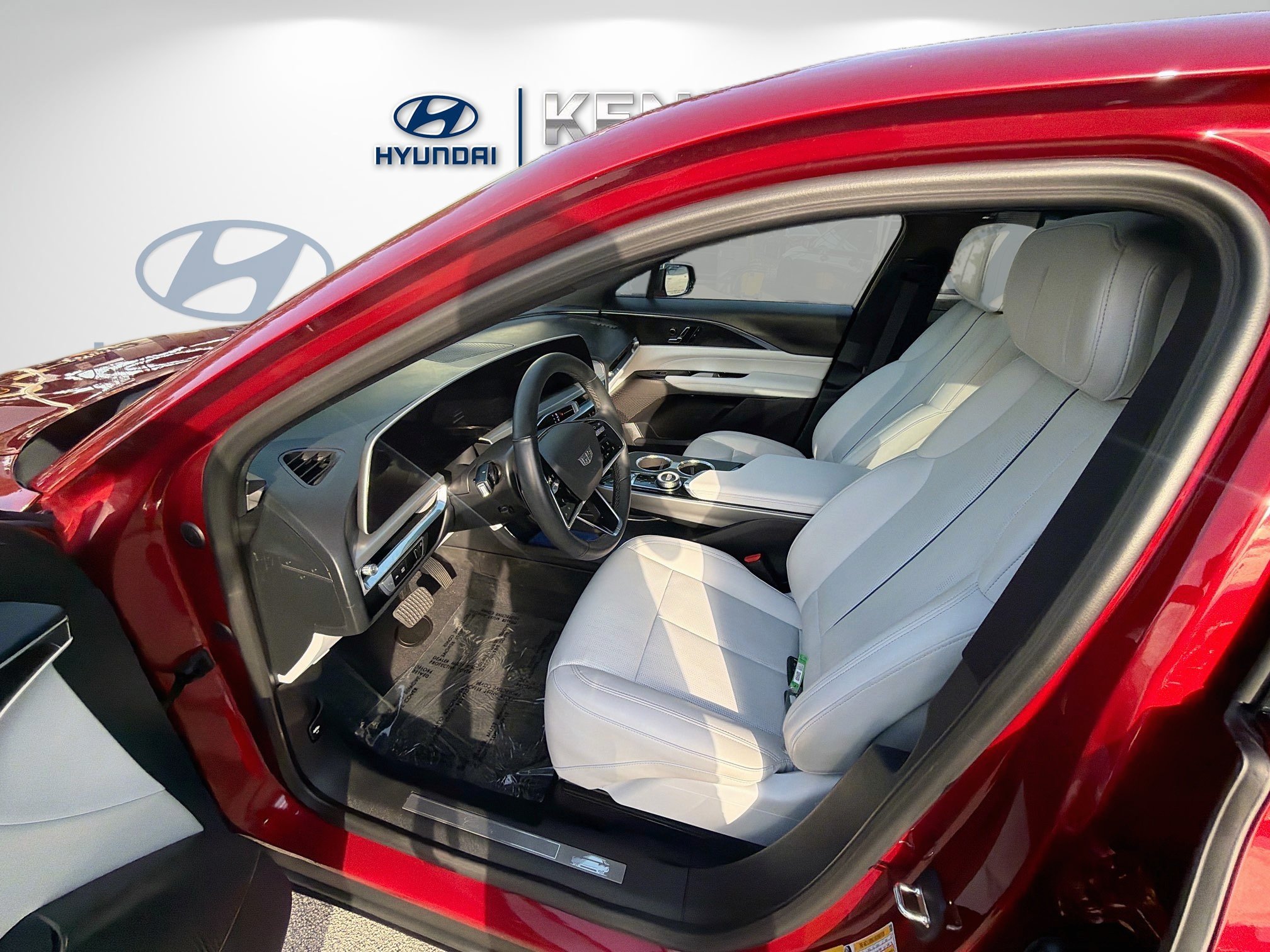 Used 2024 Cadillac Lyriq Sport RWD image 16