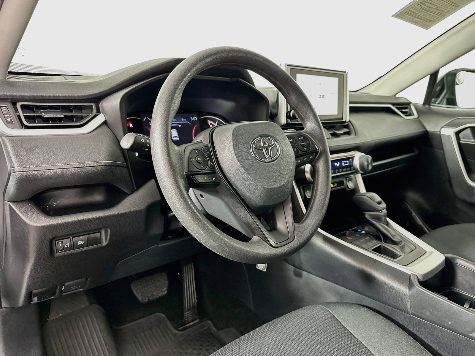 Used 2025 Toyota RAV4 LE AWD/4WD image 10