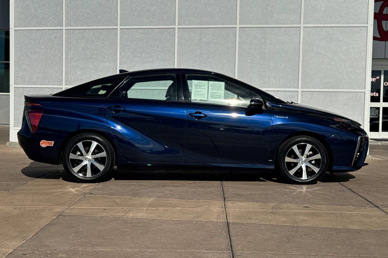 Certified 2019 Toyota Mirai image 3