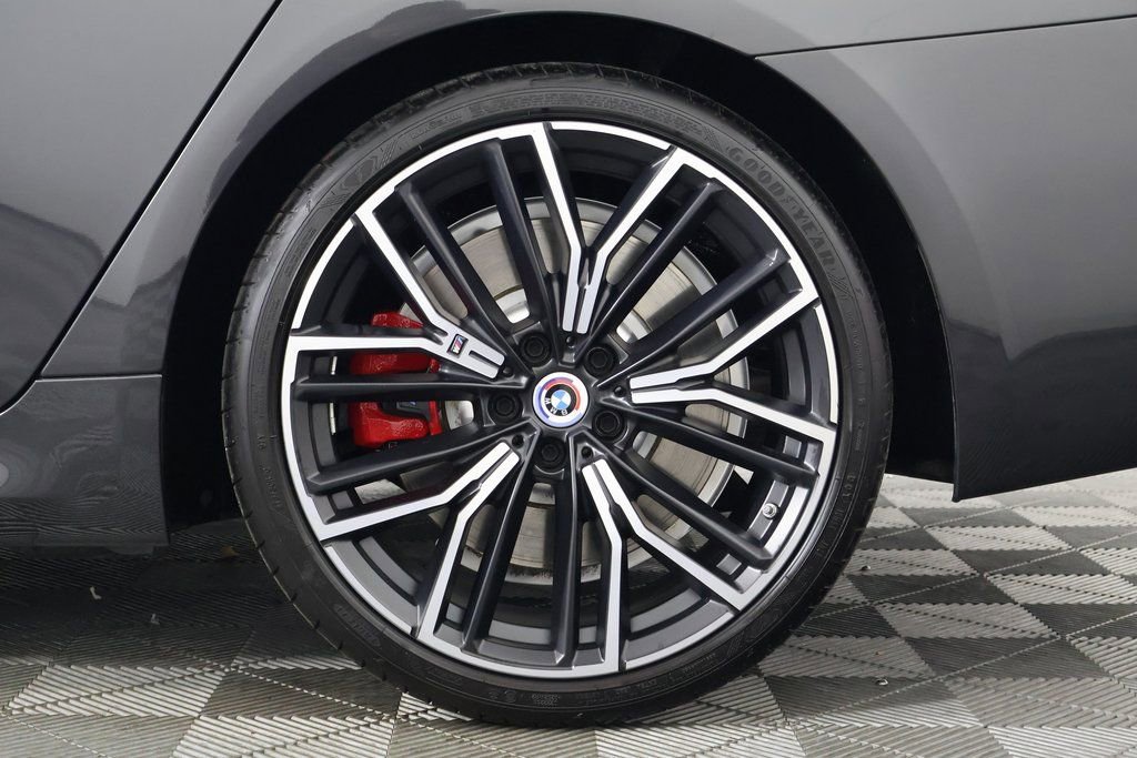 Used 2023 BMW M550i xDrive w/ Executive Package image 16