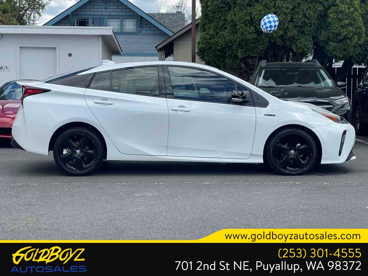 Used 2021 Toyota Prius FWD image 3