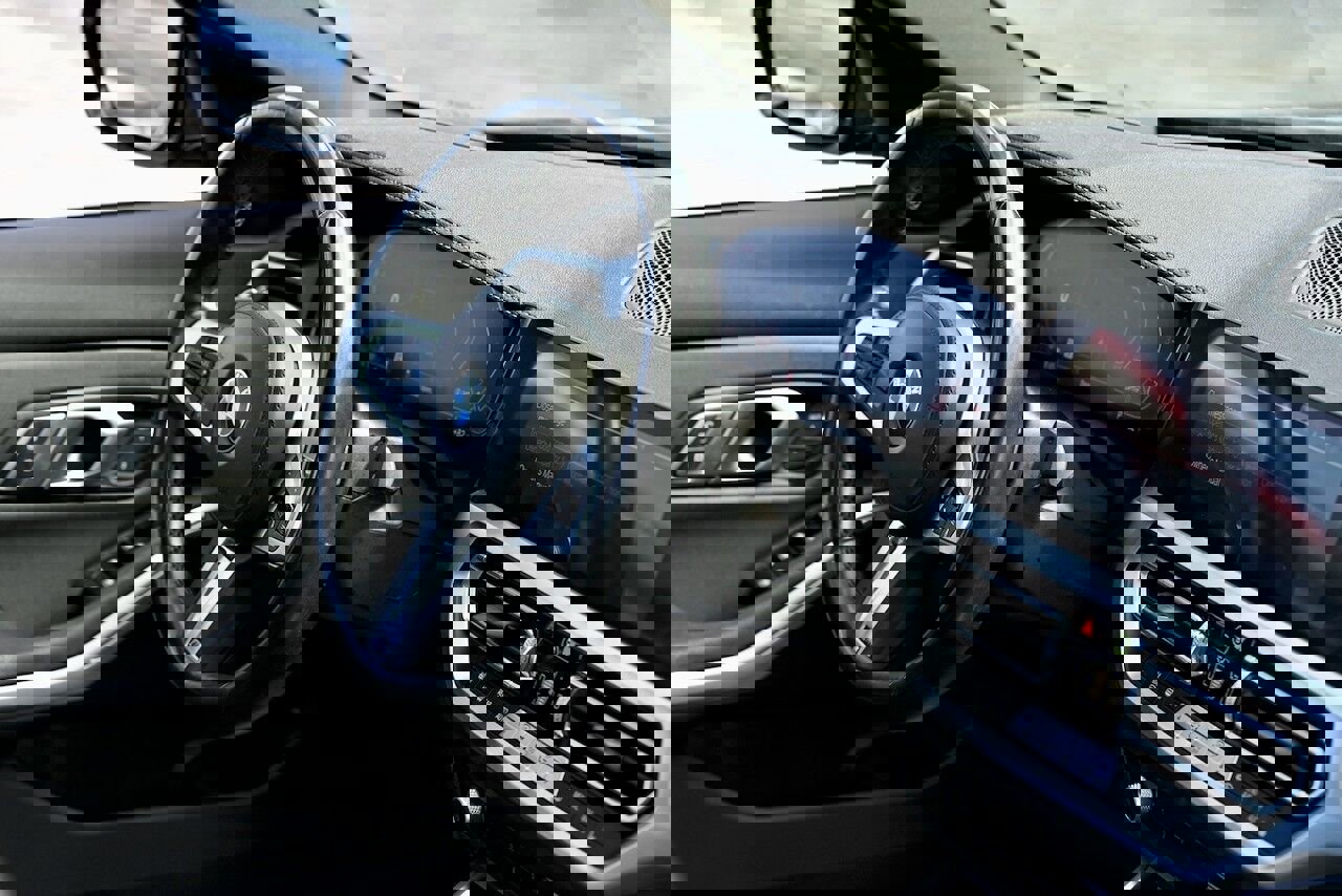 Used 2020 BMW 330i xDrive Sedan w/ M Sport Package image 17