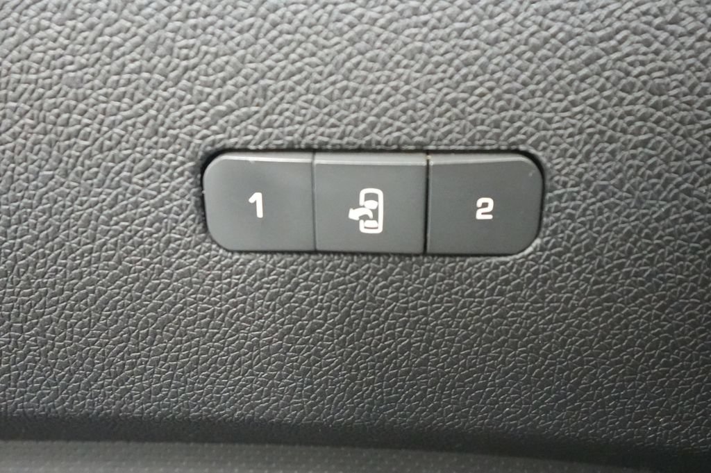 Used 2012 GMC Acadia Denali AWD/4WD image 18