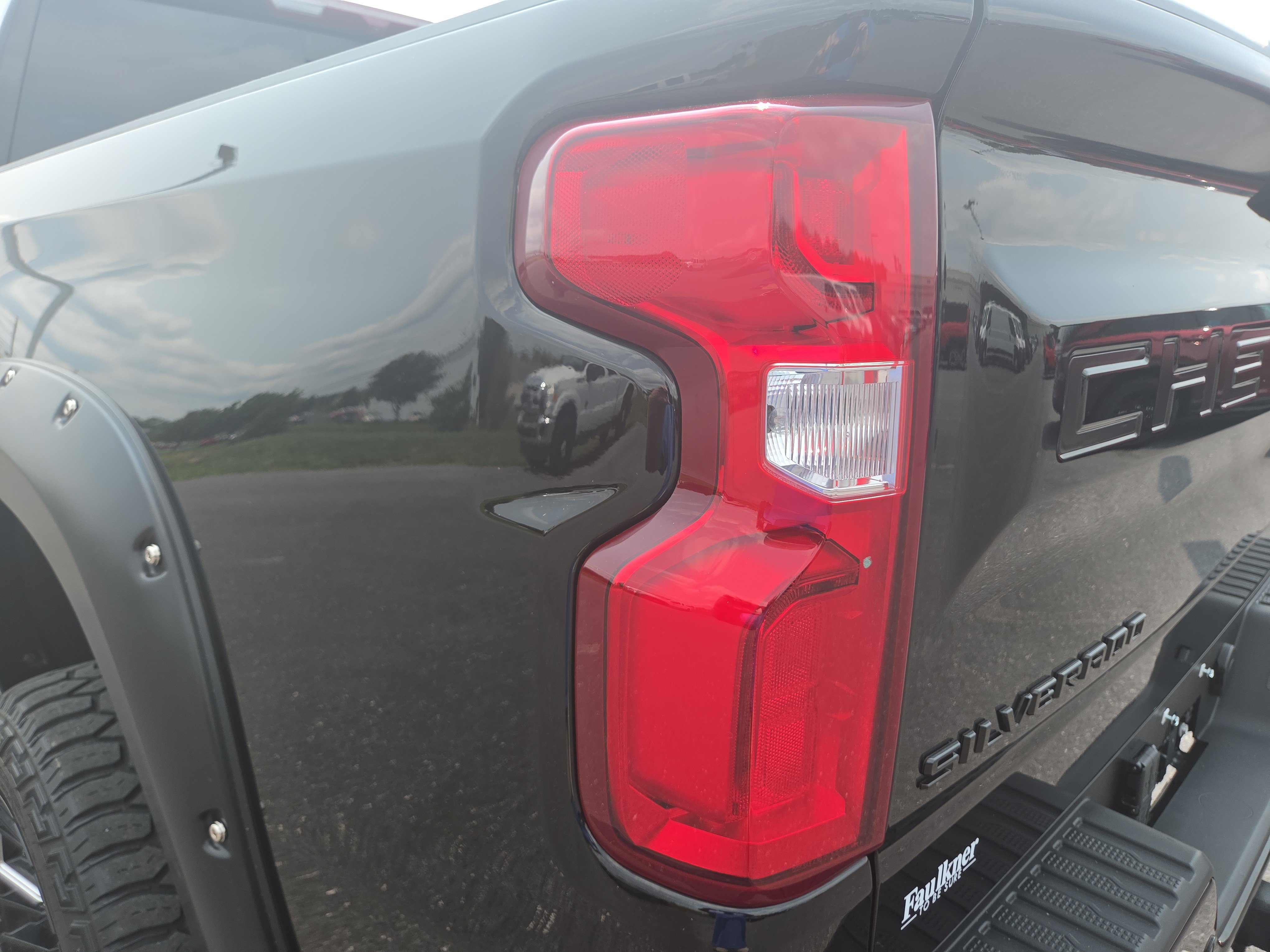 Used 2023 Chevrolet Silverado 1500 High Country w/ LPO, Dark Essentials Package AWD/4WD image 13