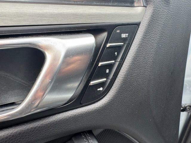 Used 2024 Porsche Macan Turbo image 42