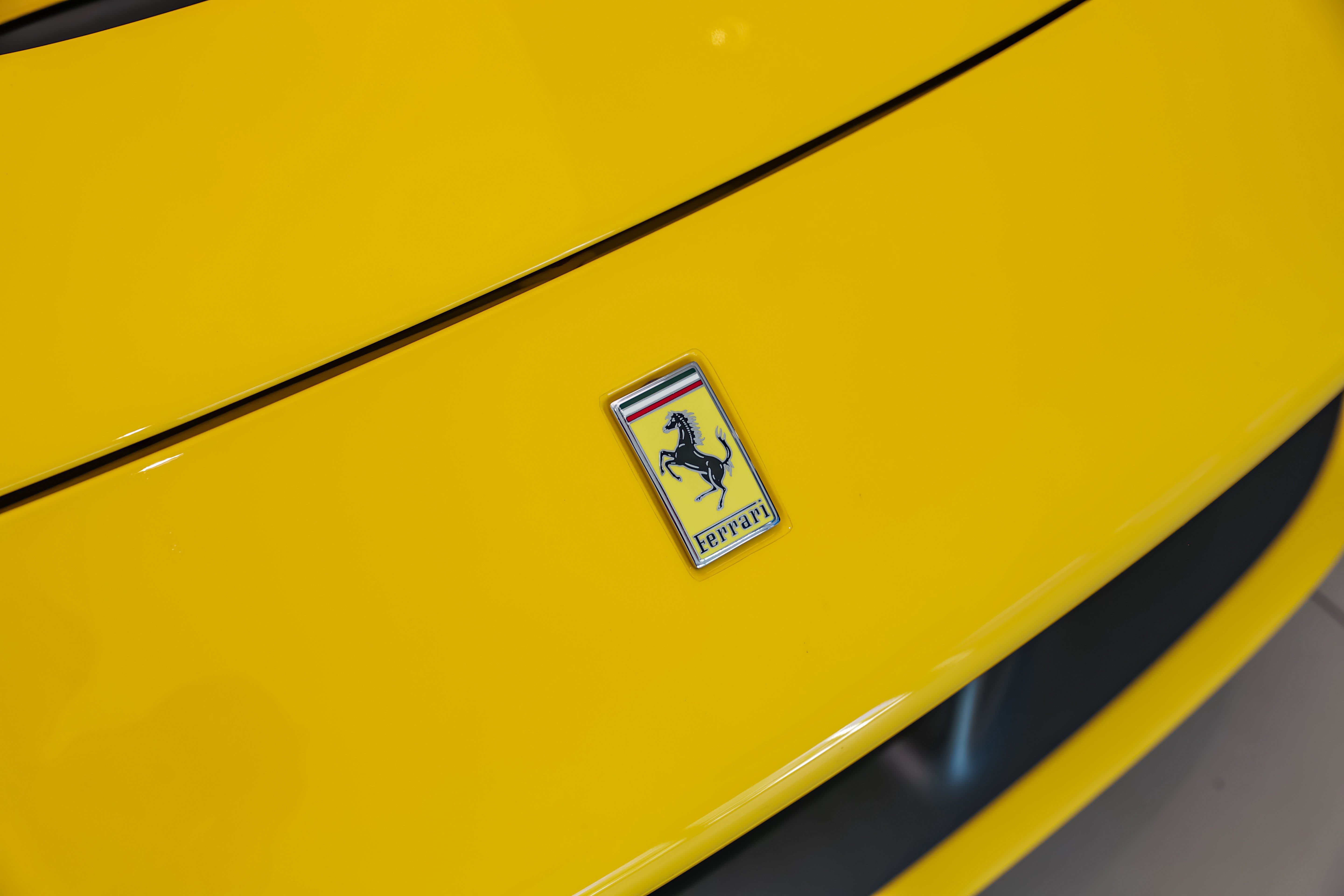 Used 2023 Ferrari F8 Tributo RWD image 28