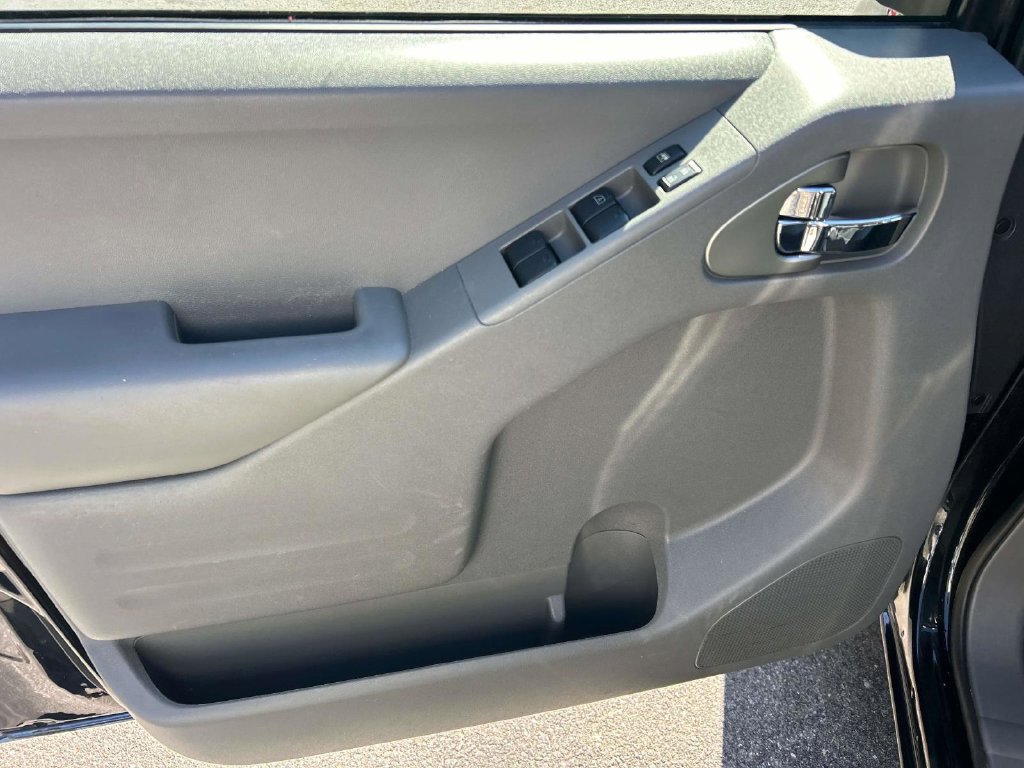 Used 2020 Nissan Frontier SV w/ Midnight Edition Floor Mats RWD image 26