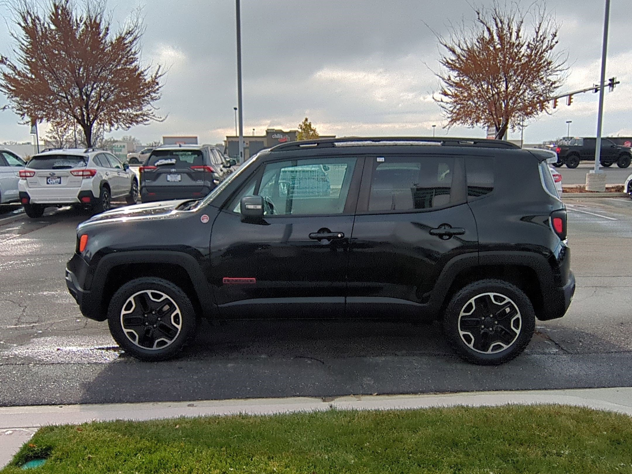 Used 2017 Jeep Renegade Trailhawk image 9