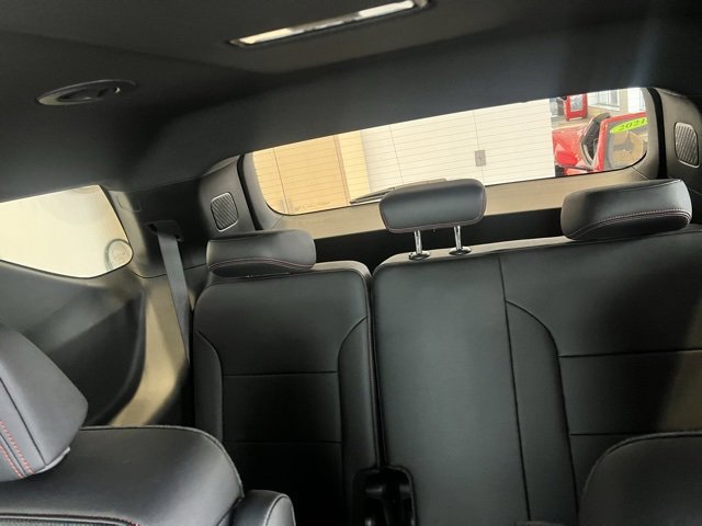 Used 2025 Chevrolet Traverse Z71 image 21