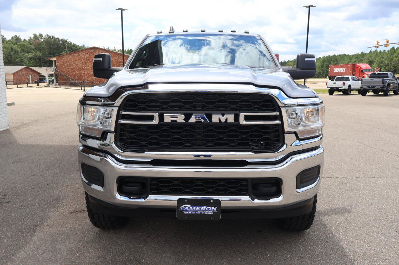 Used 2024 RAM 3500 Tradesman w/ Chrome Appearance Group AWD/4WD image 7