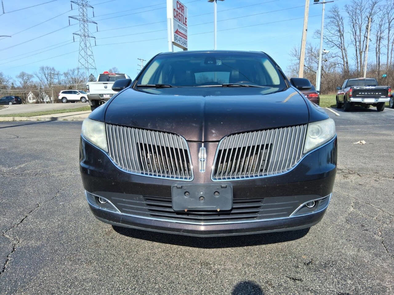 Used 2013 Lincoln MKT AWD image 2