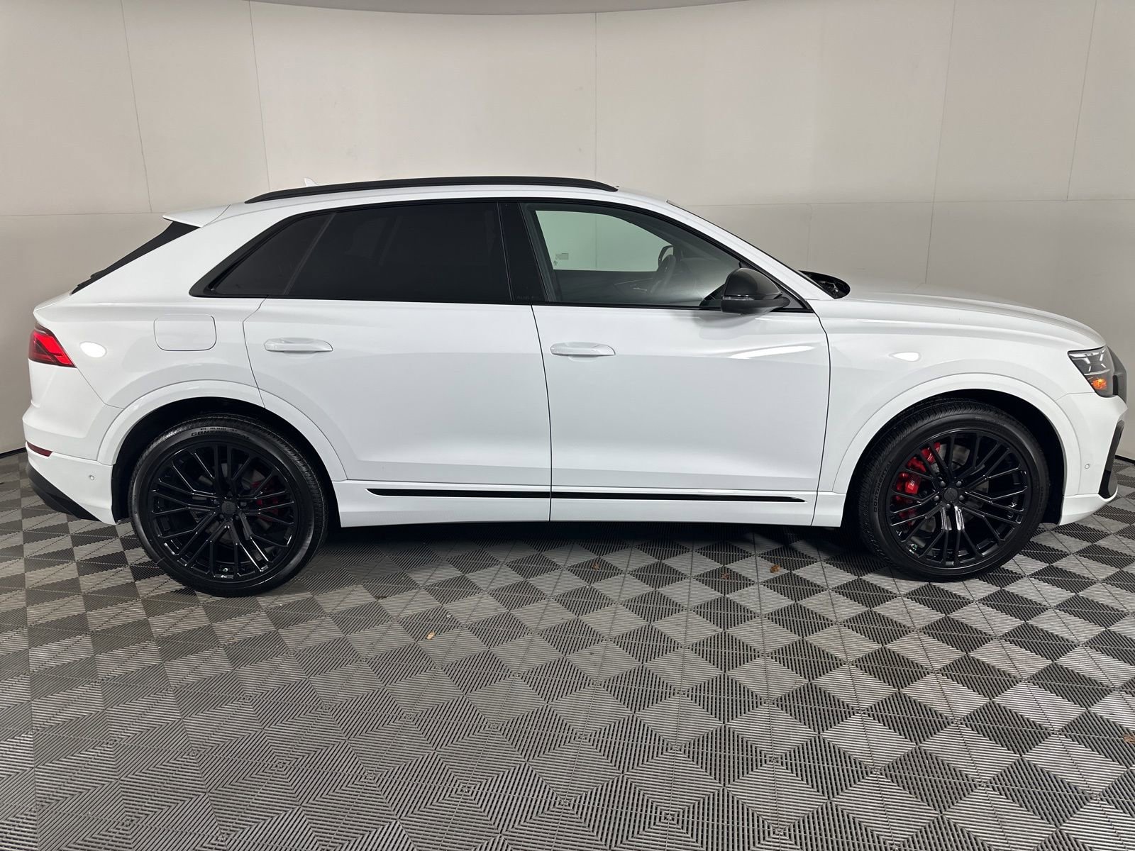 New 2026 Audi SQ8 Prestige image 8