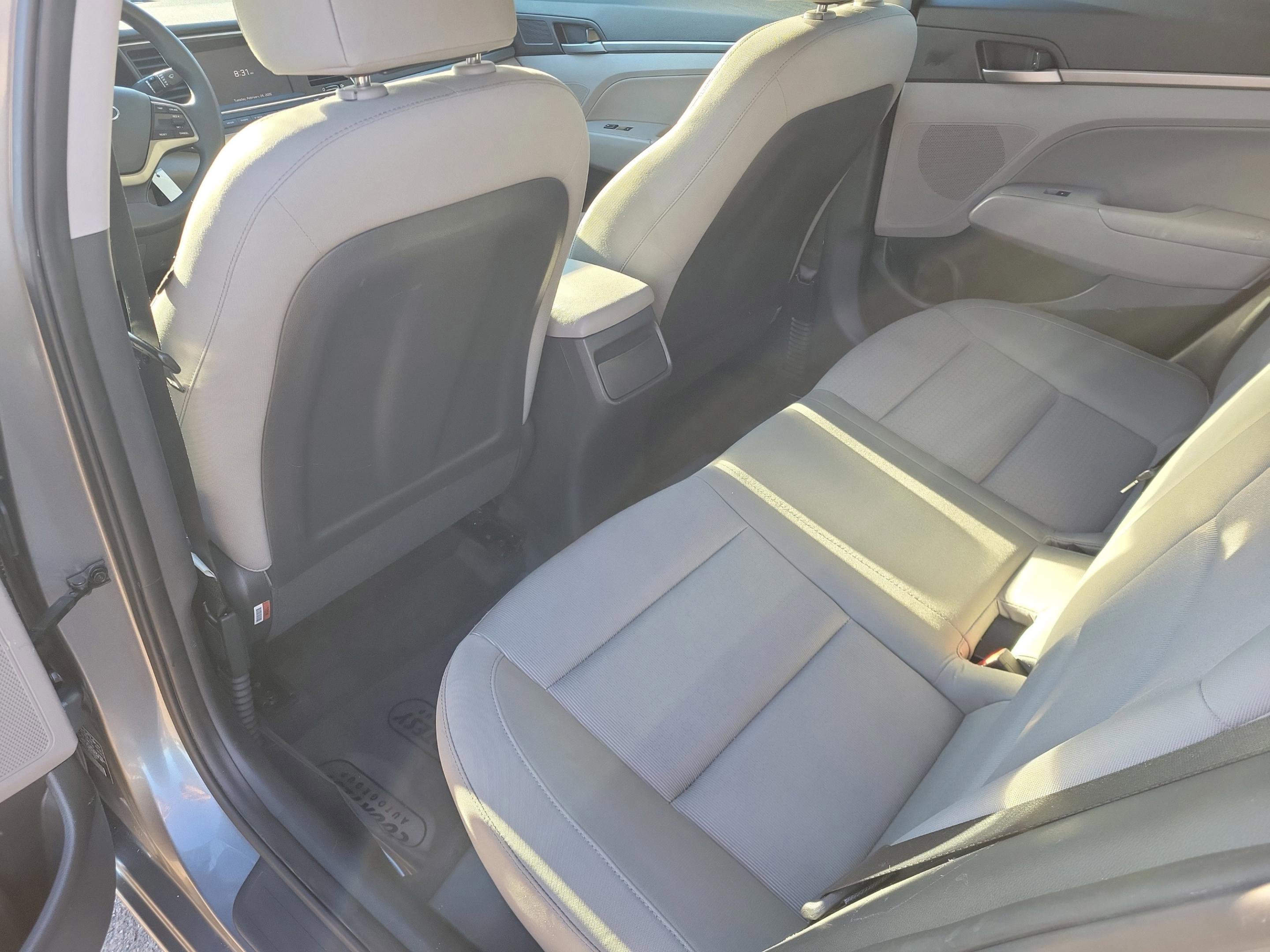 Used 2017 Hyundai Elantra SE image 7