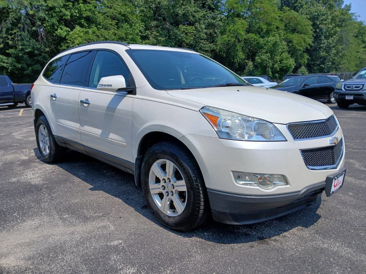 Used 2012 Chevrolet Traverse LT image 3