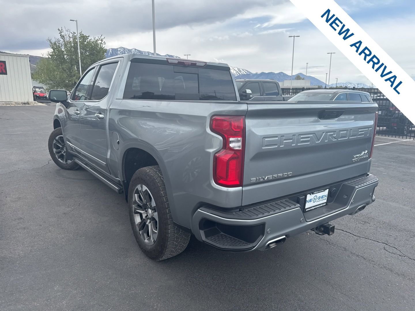 Used 2025 Chevrolet Silverado 1500 High Country w/ Technology Package AWD/4WD image 5