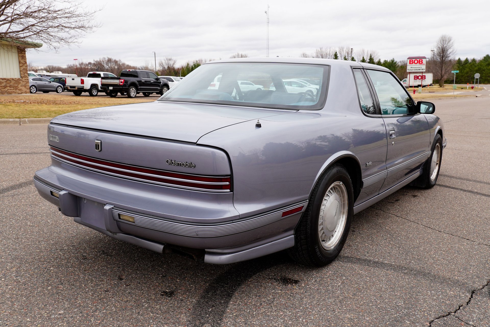Used 1990 Oldsmobile Toronado Trofeo image 3