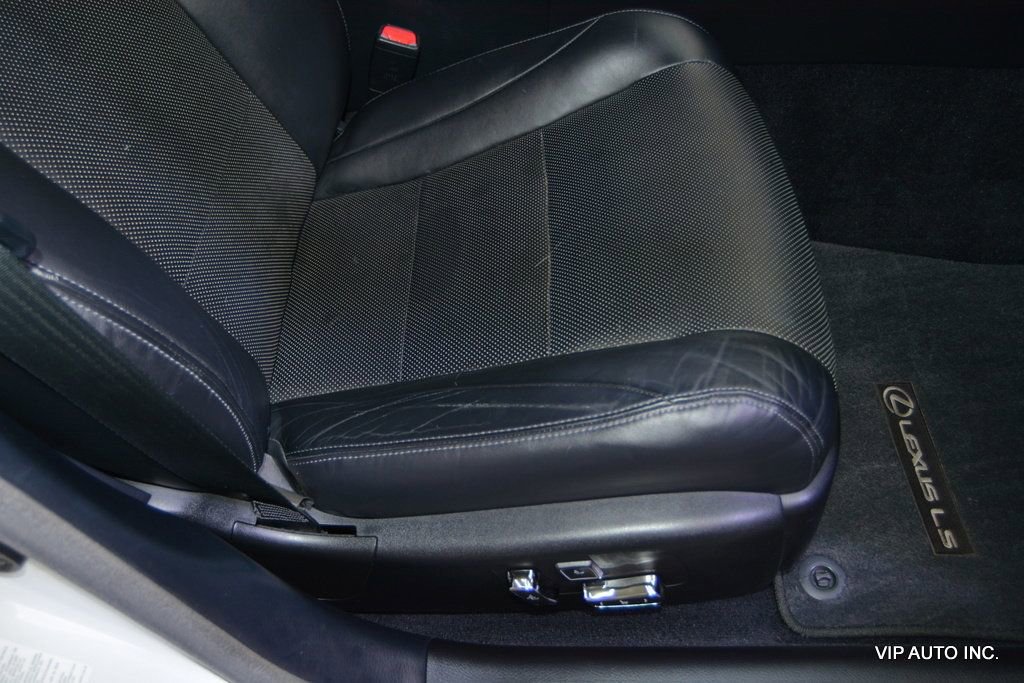 Used 2015 Lexus LS 460 w/ Comfort Package image 20