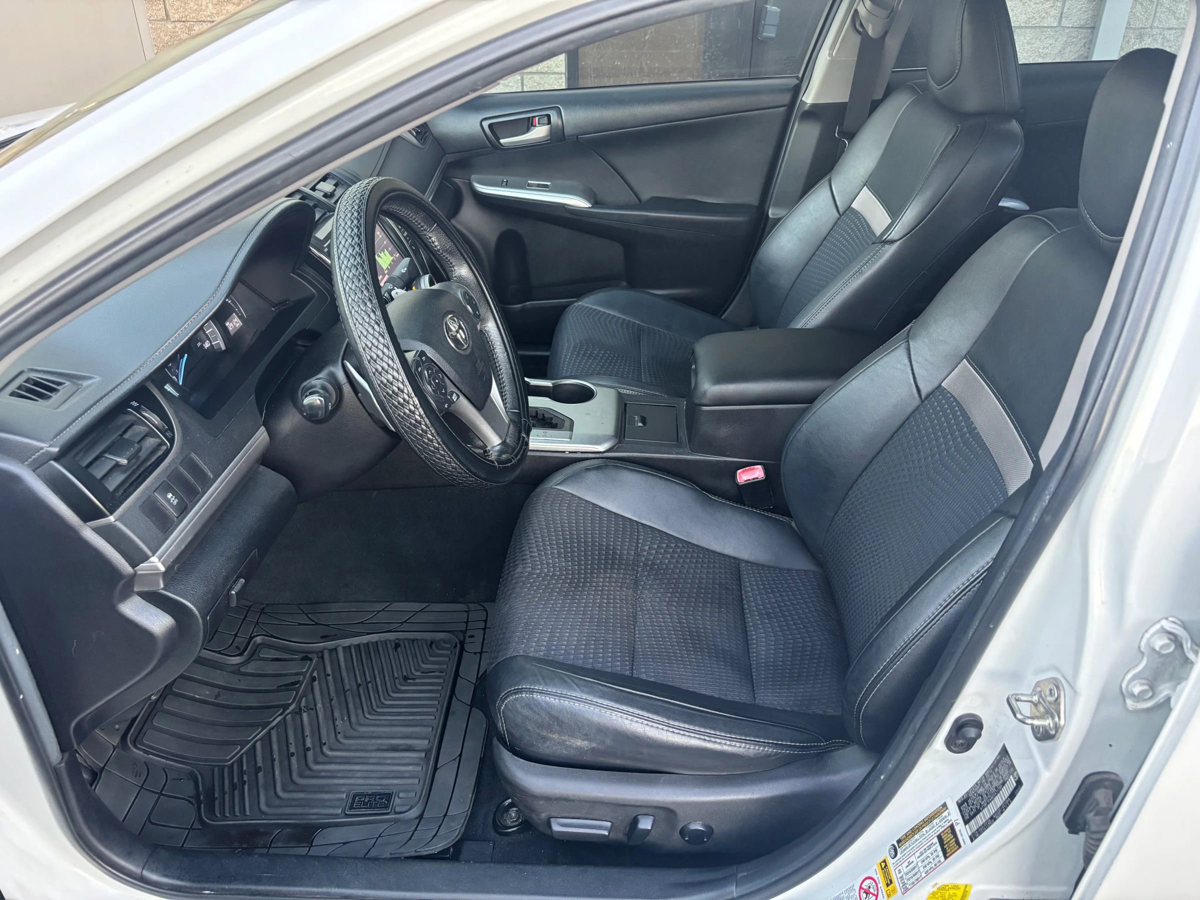 Used 2014 Toyota Camry SE image 10