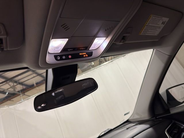 Used 2020 Chevrolet Equinox LT image 18