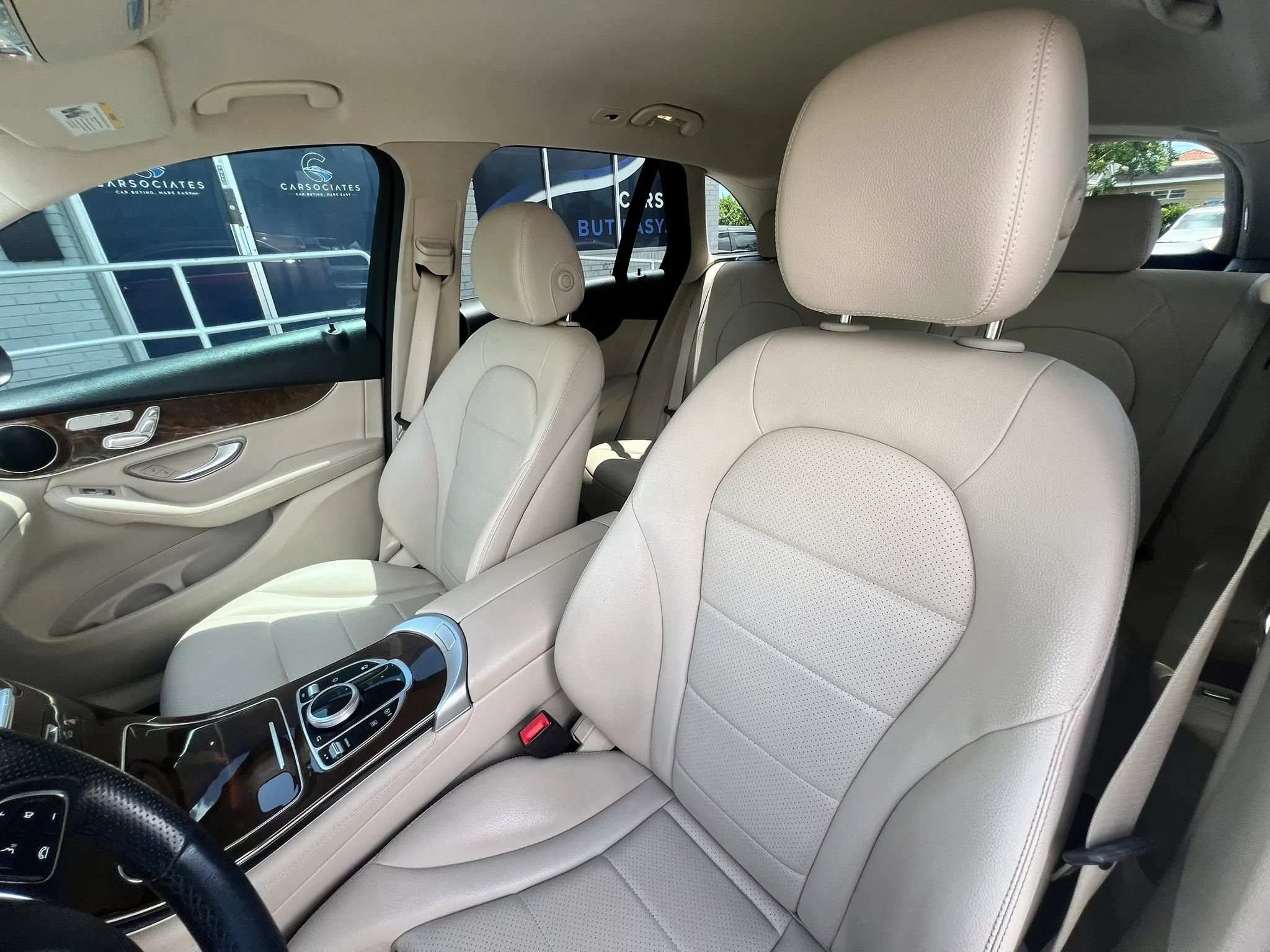 Used 2019 Mercedes-Benz GLC 300 image 23