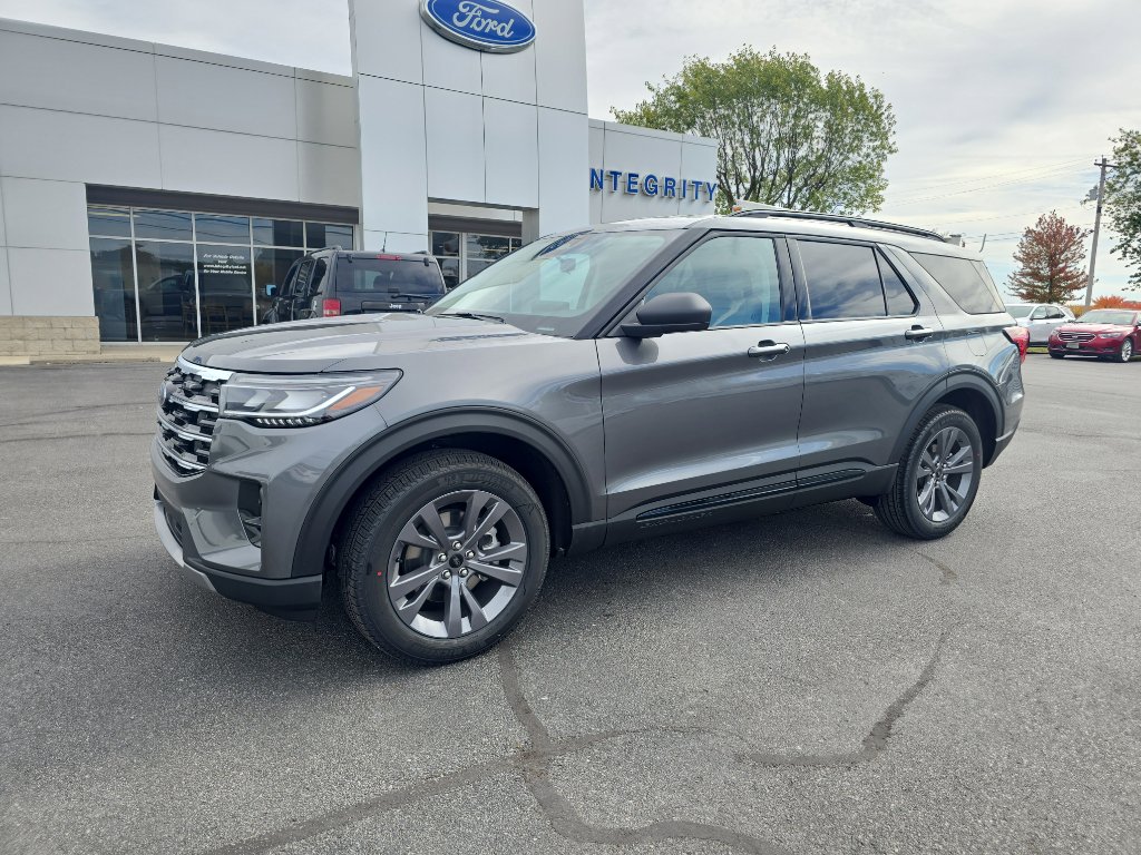 New 2026 Ford Explorer Active image 2