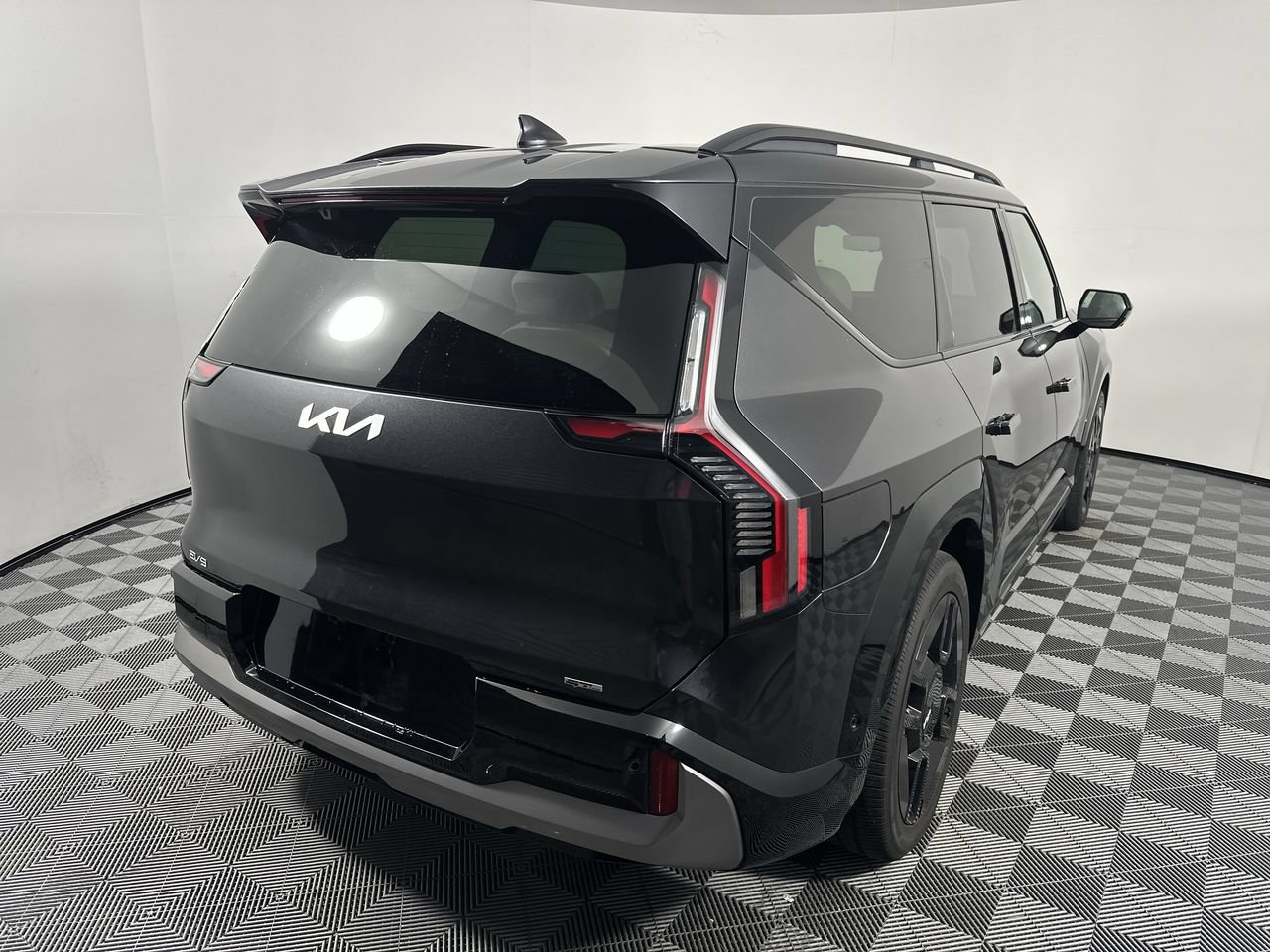 Certified 2024 Kia EV9 GT-Line AWD/4WD image 3
