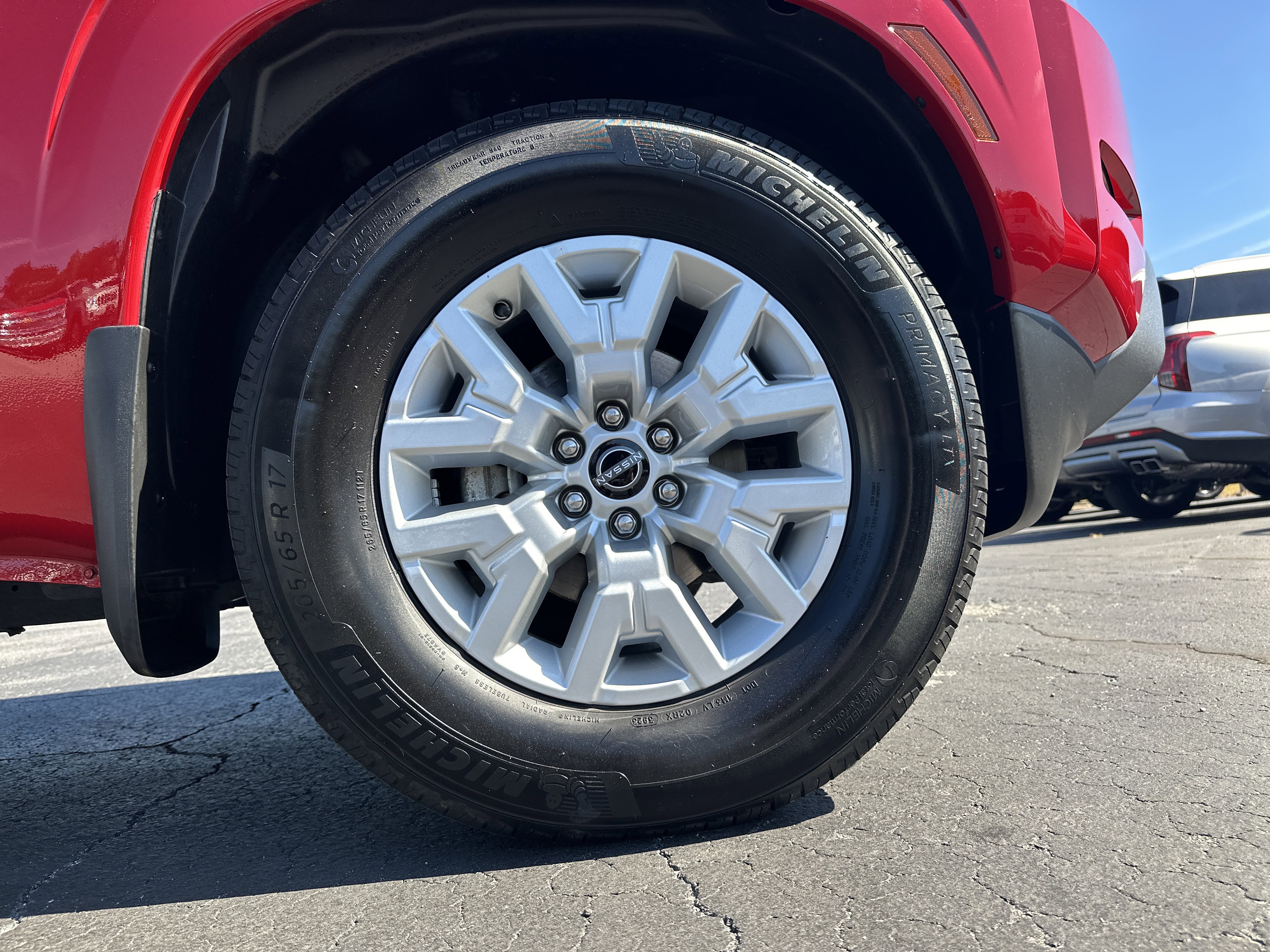 Used 2024 Nissan Frontier SV w/ SV Convenience Package image 13