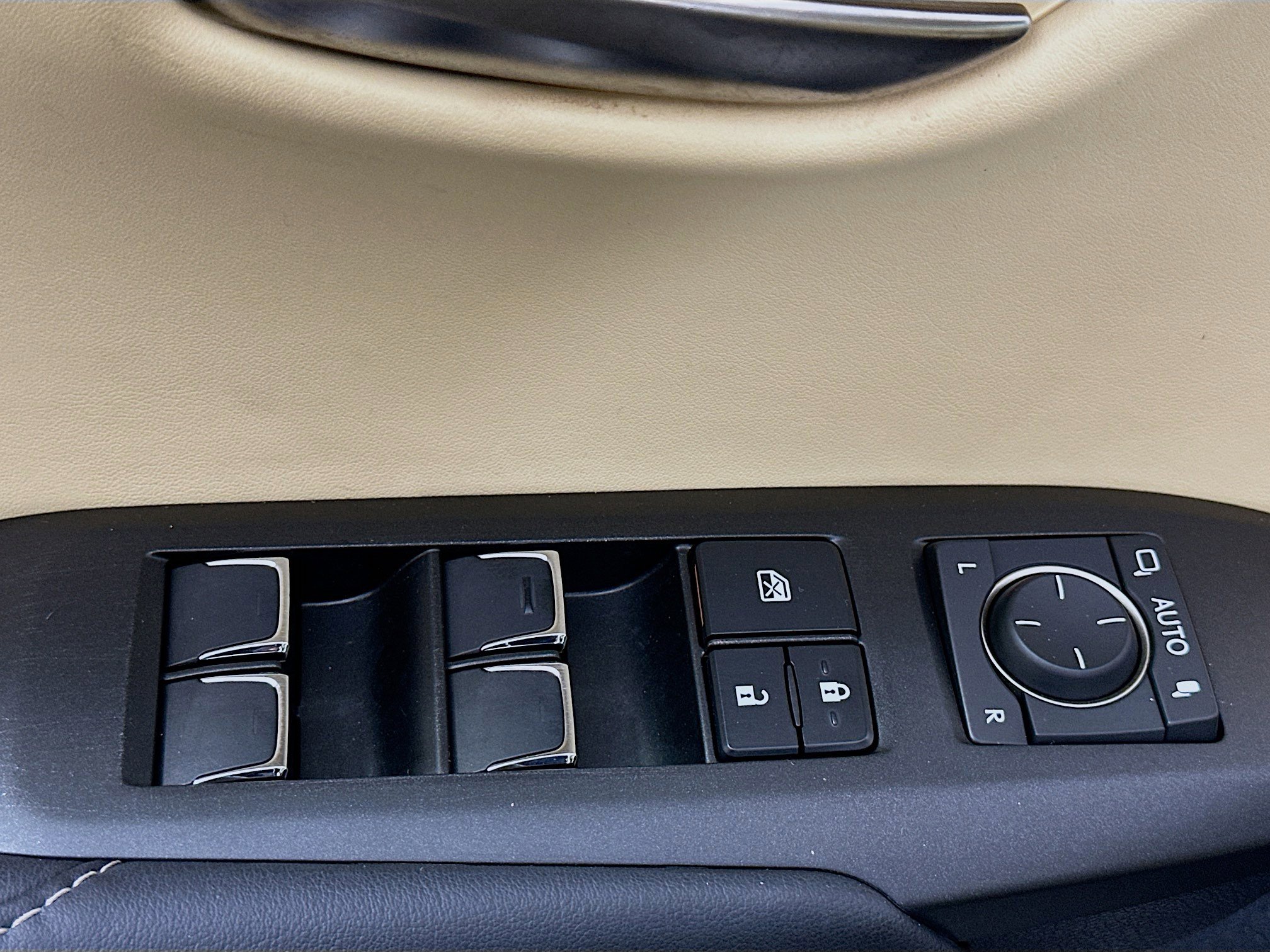 Used 2018 Lexus NX 300 NX 300 image 15