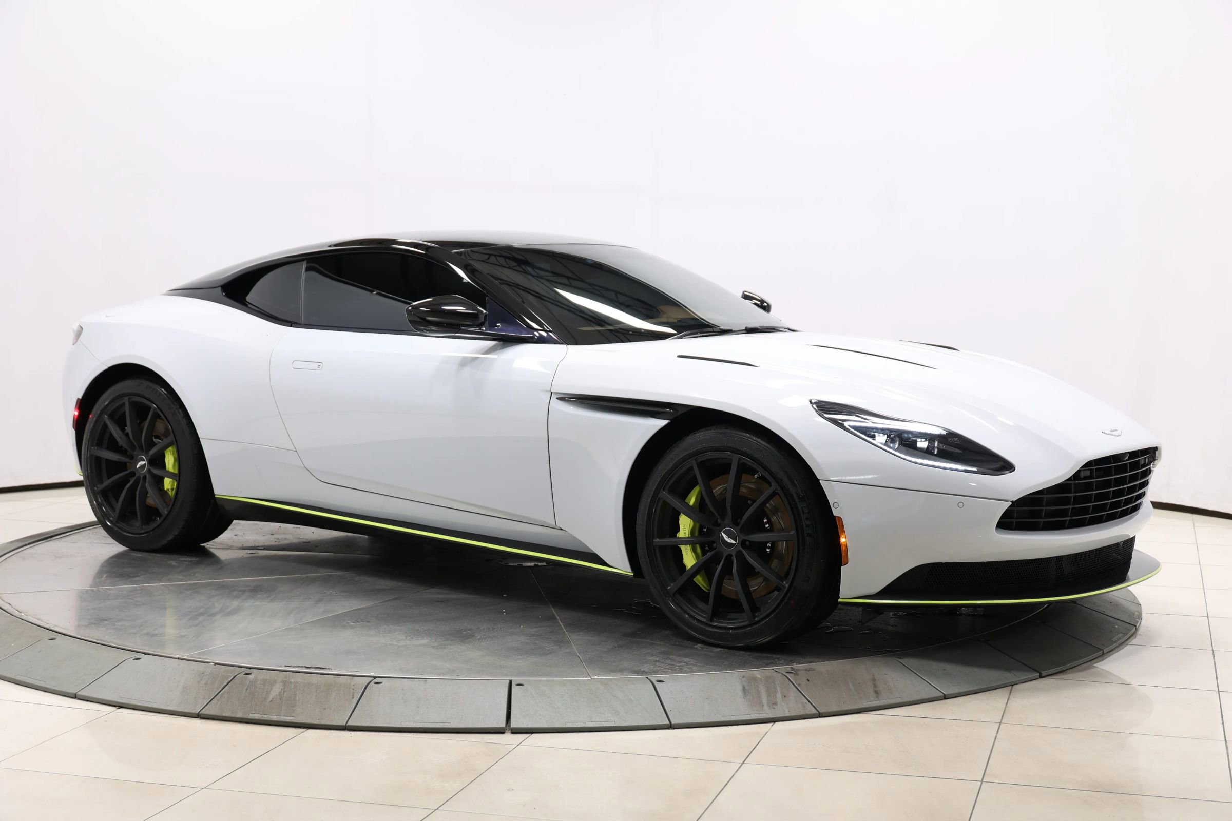 Used 2020 Aston Martin DB11 AMR image 77