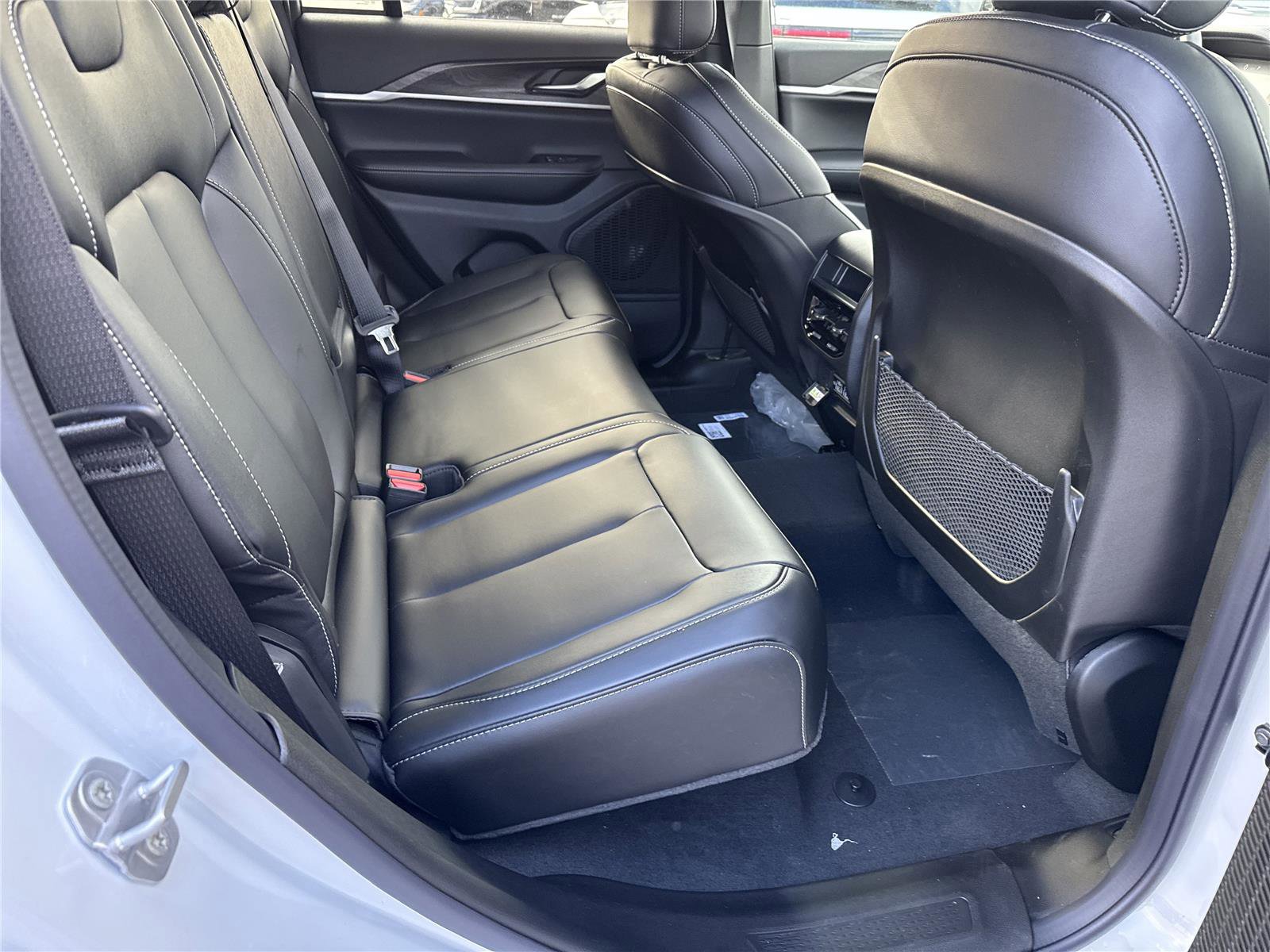 New 2025 Jeep Grand Cherokee Limited image 15