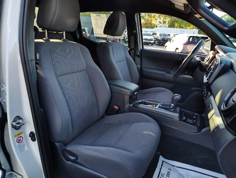 Used 2018 Toyota Tacoma TRD Sport AWD/4WD image 22