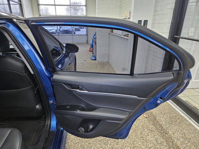 Used 2018 Toyota Camry XSE image 14