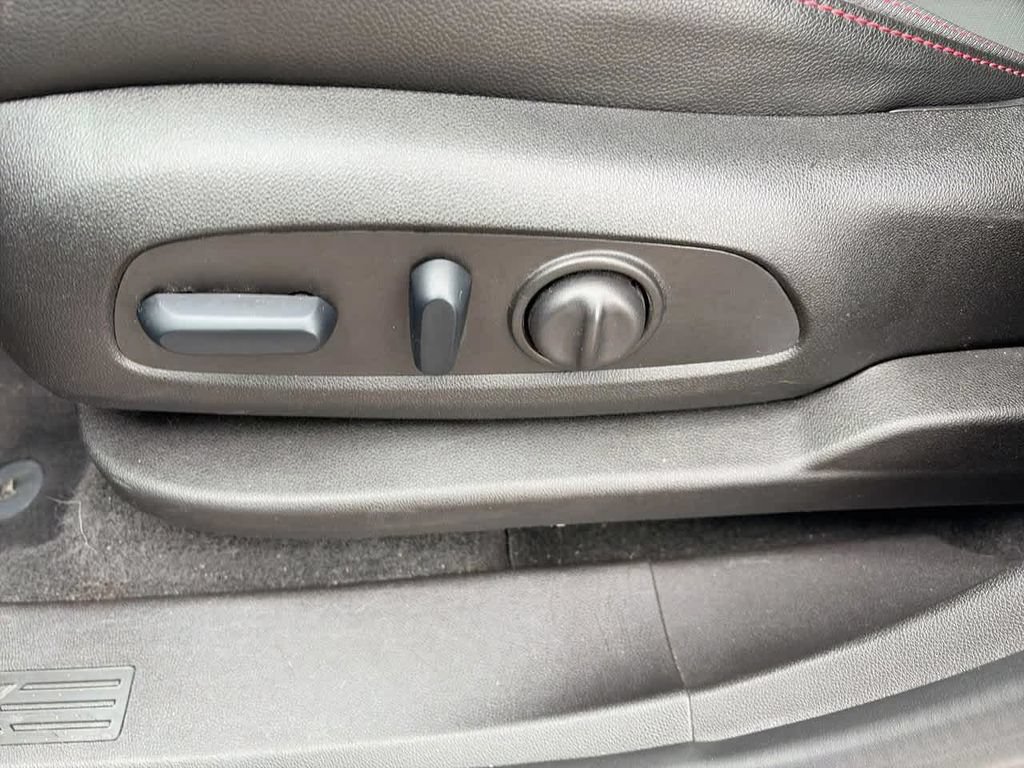 Used 2024 Chevrolet Equinox RS FWD image 16