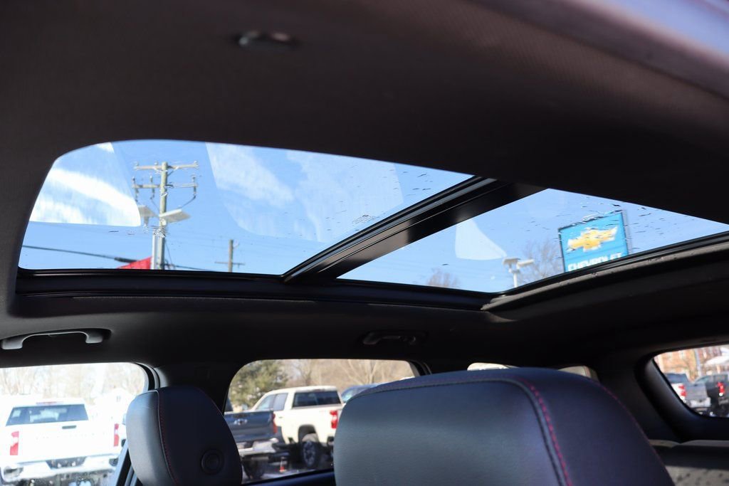 Used 2021 Chevrolet Blazer RS image 16