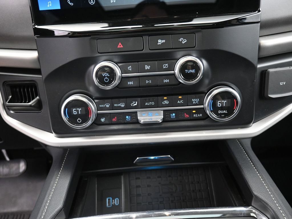 Used 2022 Ford Expedition XLT image 9