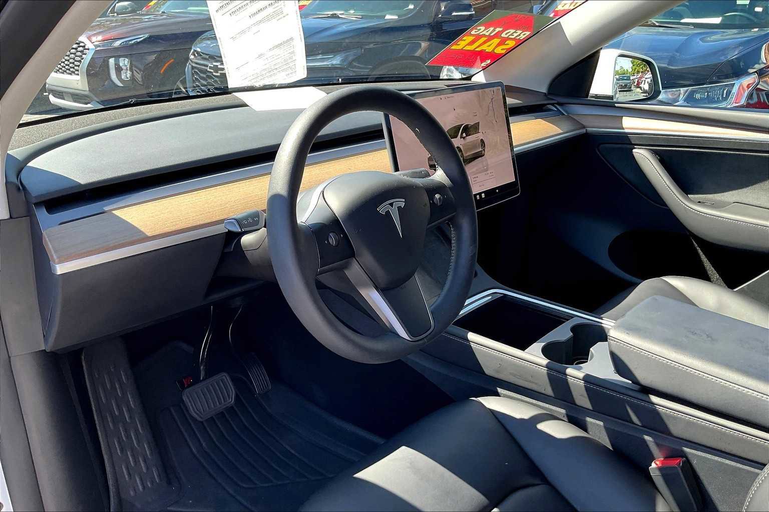 Used 2023 Tesla Model Y AWD image 13