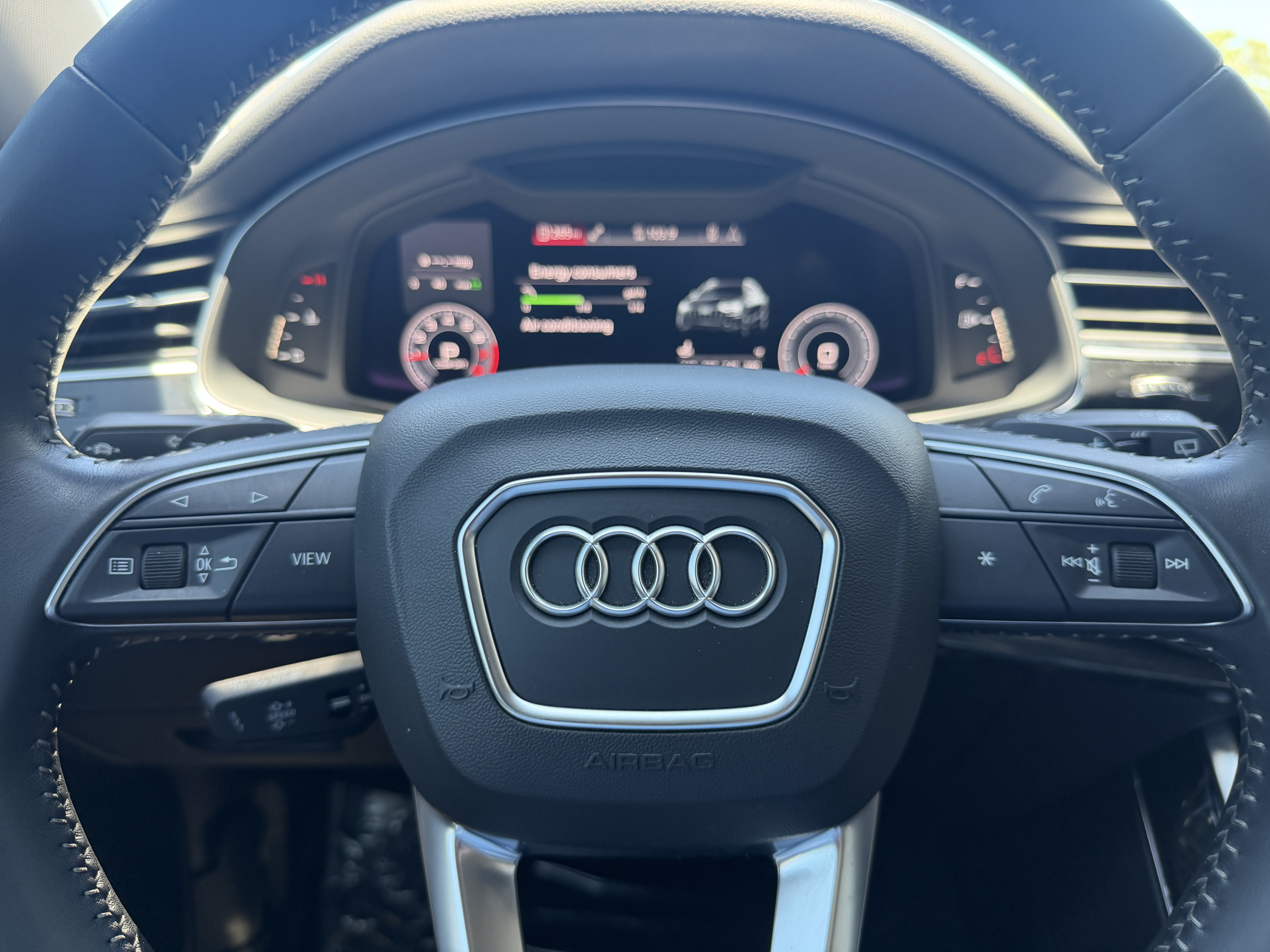 Used 2019 Audi Q8 Premium Plus AWD/4WD image 35