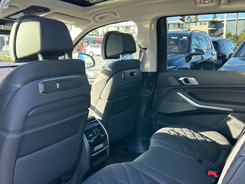 New 2027 BMW X7 xDrive40i w/ Premium Package AWD/4WD image 30