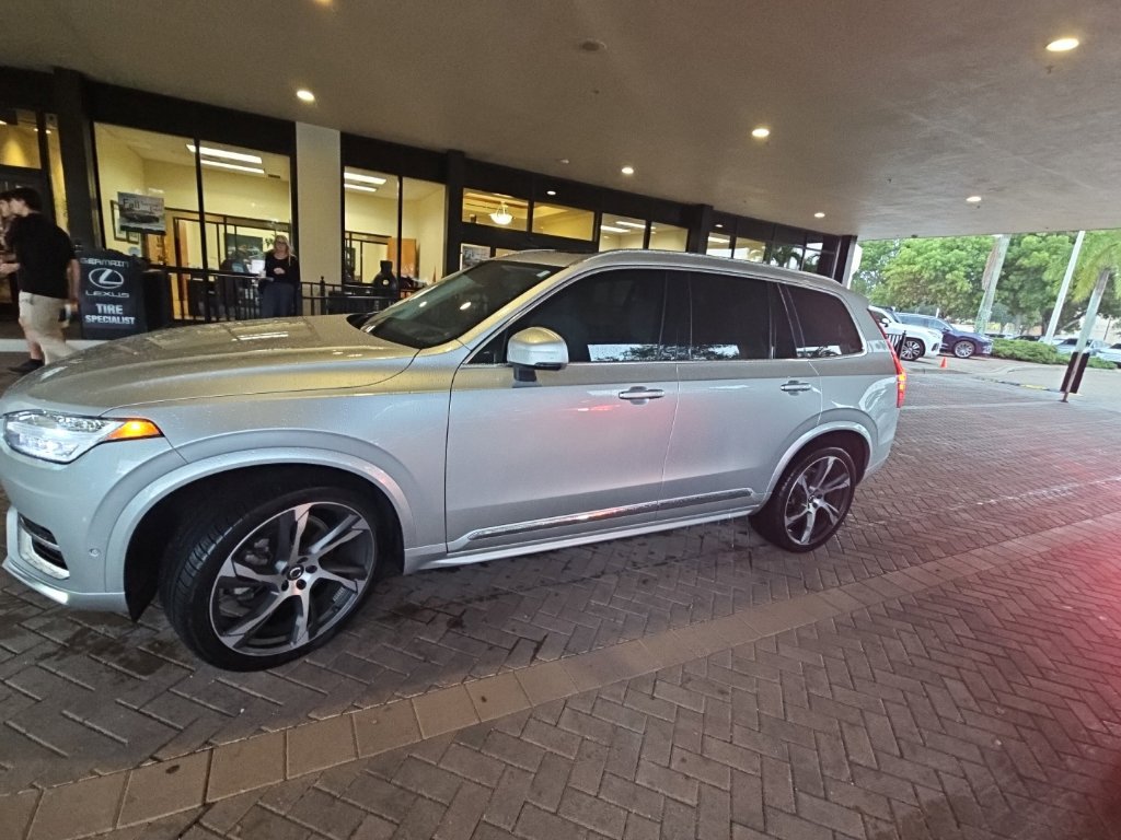 Used 2022 Volvo XC90 T6 Inscription w/ Advanced Package AWD/4WD image 17