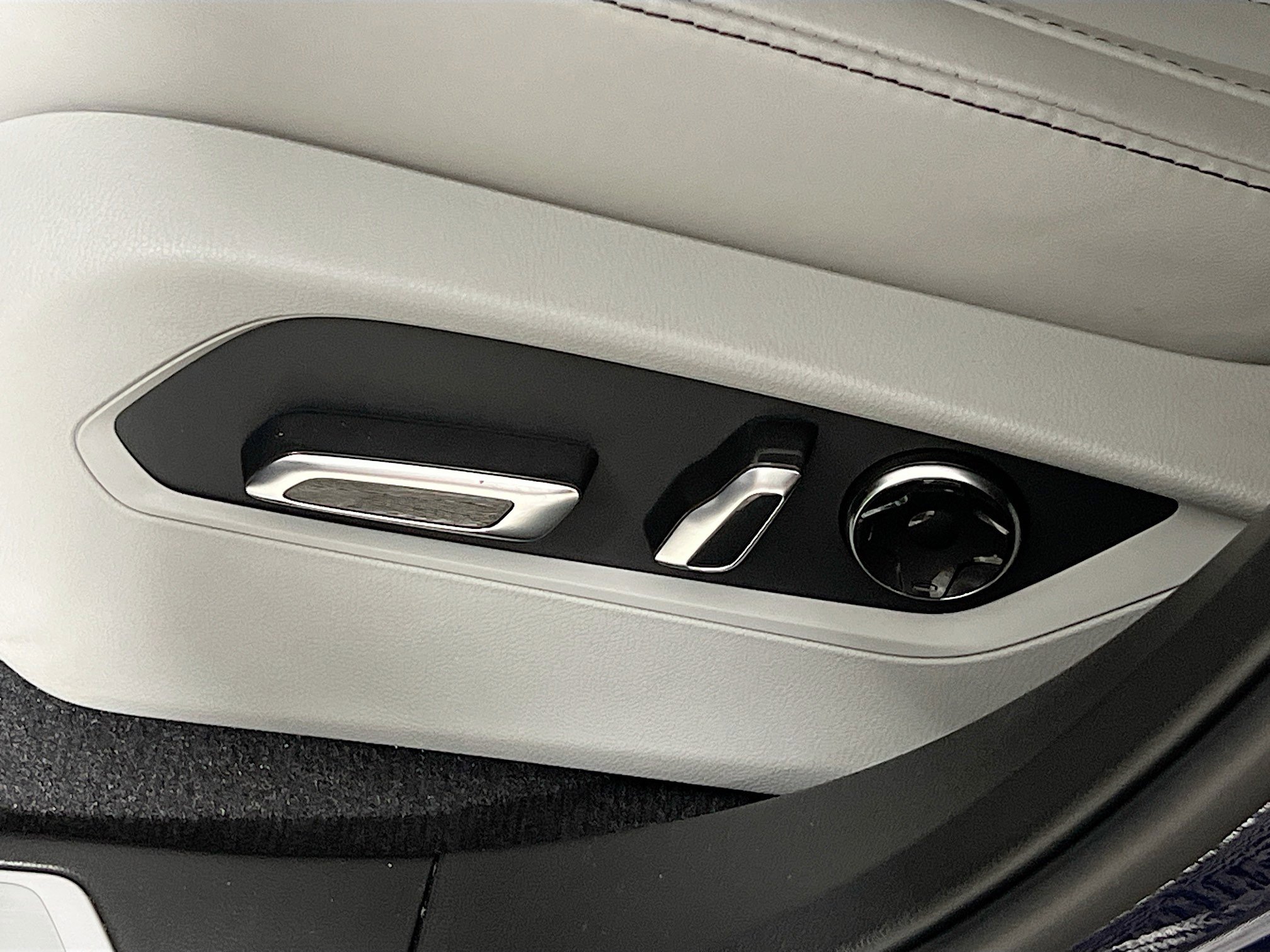 Used 2024 Acura RDX w/ Technology Package image 16