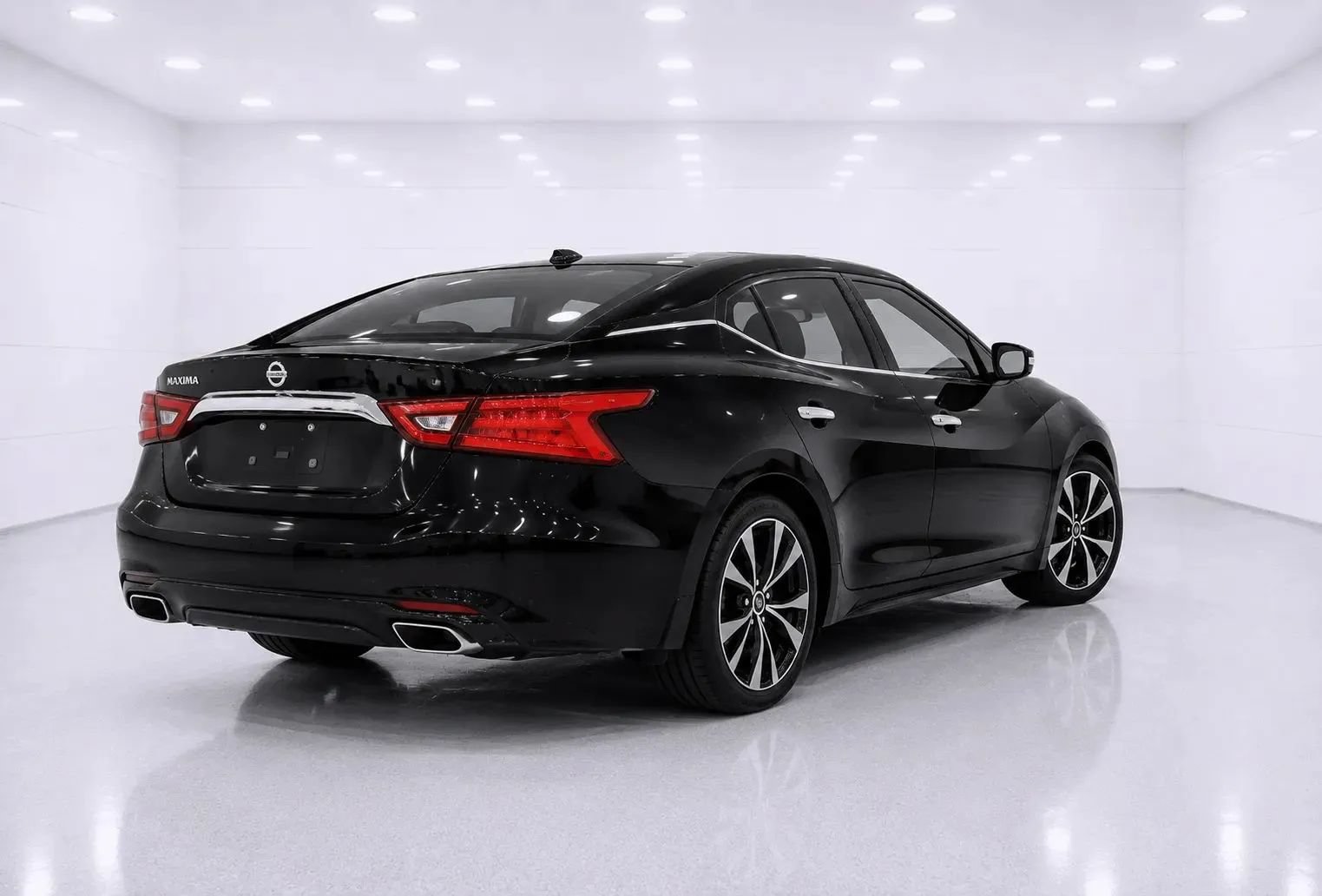 Used 2016 Nissan Maxima SR FWD image 5