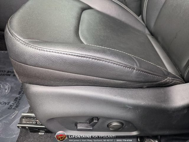 Used 2025 Jeep Compass Limited AWD/4WD image 13