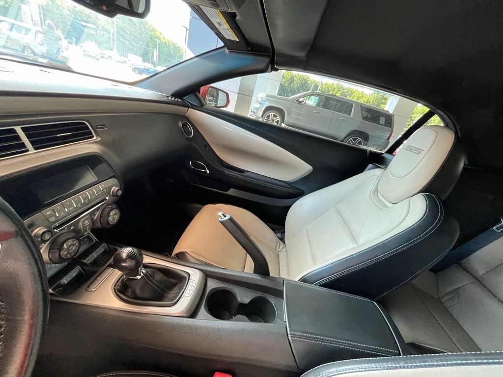 Used 2011 Chevrolet Camaro SS w/ LPO, Ground Effects Package RWD image 10
