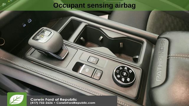 Used 2024 Nissan Pathfinder S image 17