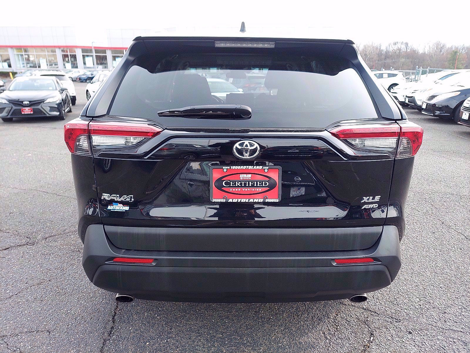 Certified 2019 Toyota RAV4 XLE image 6