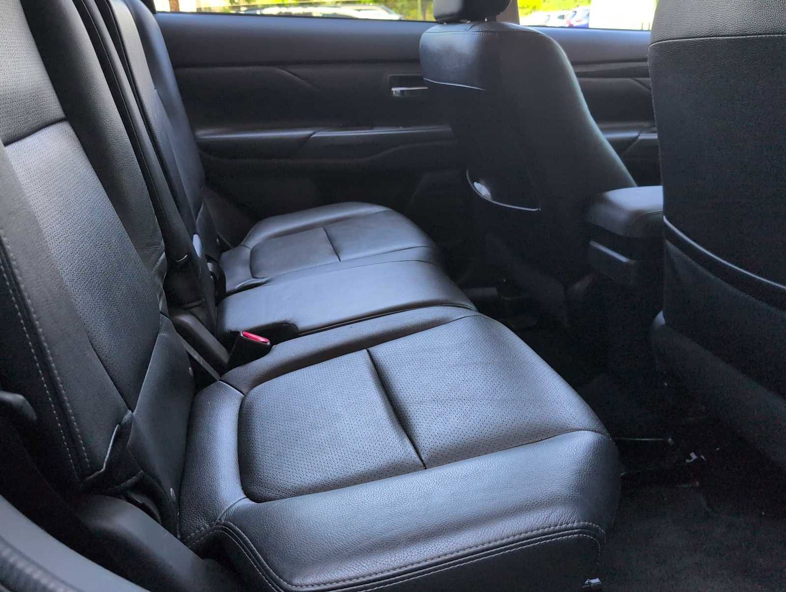 Used 2016 Mitsubishi Outlander SEL AWD/4WD image 20