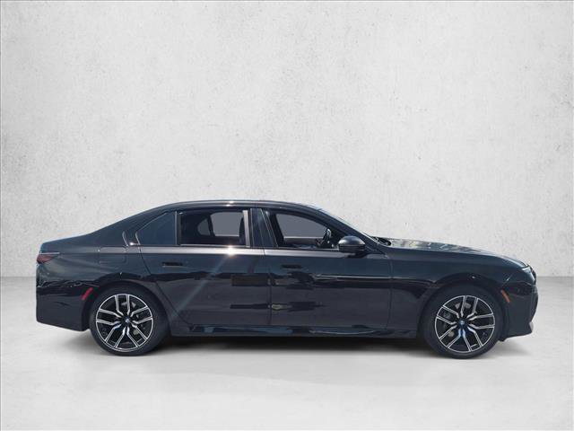 Used 2023 BMW 740i w/ Parking Assistance Package RWD image 4